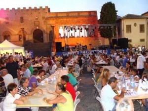 Le cene in piazza coi Facchini