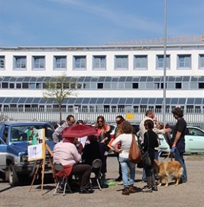 Il comitato "Insieme per Francesca" raccoglie firme fuori il tribunale di Viterbo