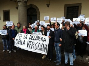 Una manifestazione dei famigliari degli ospiti delle Rsa