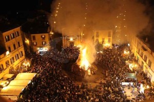 Una splendida immagine del Sacro Fuoco di Bagnaia