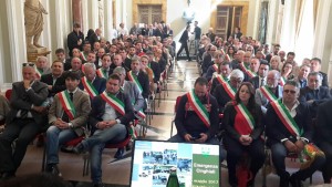 La sala gremita di sindaci e di esponenti della Coldiretti